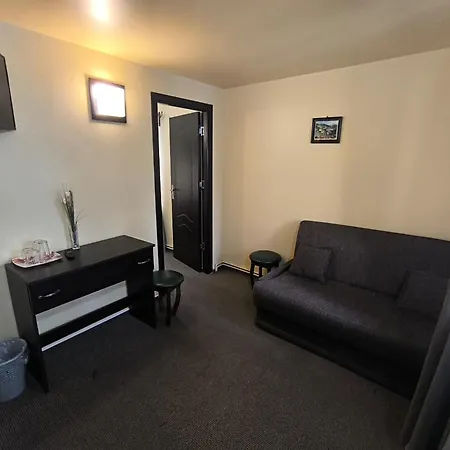 Hotel Pensiunea Farfuria Plina 3*