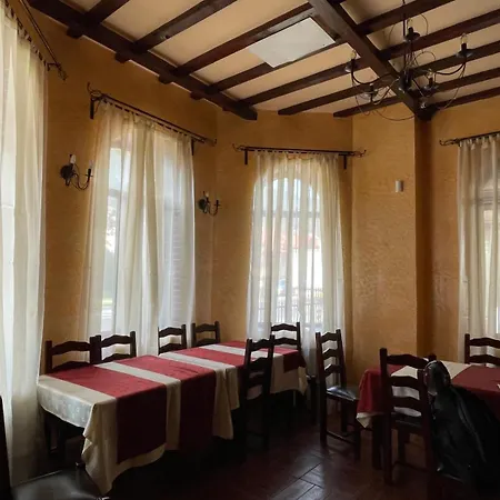 Pensiunea Farfuria Plina 3* Buşteni