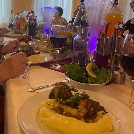 Pensiunea Farfuria Plina 3* Buşteni